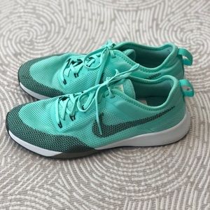 Nike Zoom Dynamic Women’s Shoes EUC